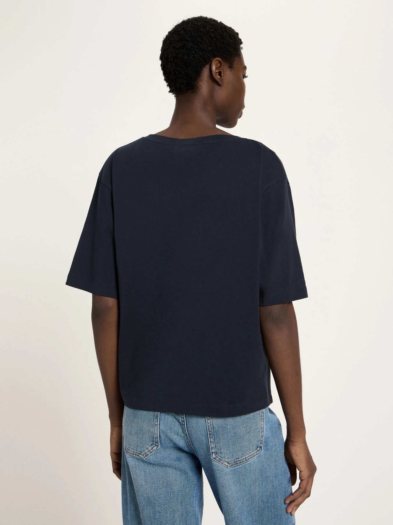 Shirt mit V-Ausschnitt (GOTS) - Image 3